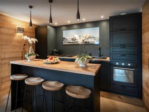 Chalet Belle Source B - OVO Network