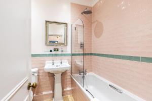 Elegant English Retreat near Maida Vale