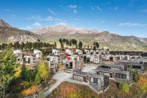 Charming and modern ski-in ski-out cottage