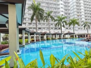 PinkdoorZ Moa Staycation at Shell Residences