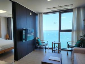 Beachfront view # Sunrise # Photo restaurant # Beam project #