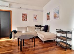 "Industrial Suite" - Centro Storico Trieste - Viale XX Settembre