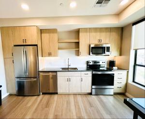 AVE Phoenix Terra - Short Stay Furnished Apartment