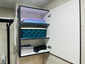 8 High-Speed Internet Smart TV Air Conditioned