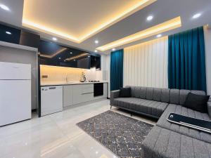 8 High-Speed Internet Smart TV Air Conditioned