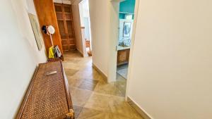 Mansão Pé na Areia no Condomínio Cocanha