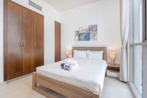 Free housekeeping visits during your stay - StayShort - Extravagant 1BR in Jebel Ali with Pool Amenity