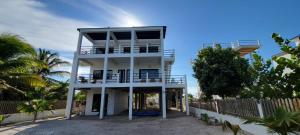 Lickety Split-Oceanview with Rooftop Escape