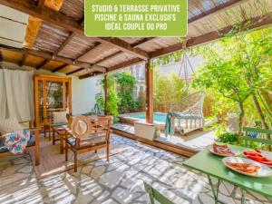 Escale Zen - Sauna Exclusif & Terrasse Privée - Idéal Pro & Couple - Piscine - 5min Port Toulon & Plage - WIFI HD - Expérience premium "Dans une bulle"