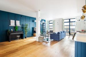 Shoreditch Gem by Spitalfields