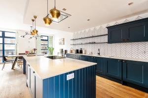 Shoreditch Gem by Spitalfields