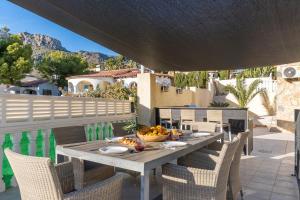 Villa 200m from the beach, jacuzzi, swimming pool, BBQ