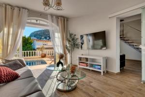 Villa 200m from the beach, jacuzzi, swimming pool, BBQ