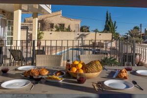 Villa 200m from the beach, jacuzzi, swimming pool, BBQ