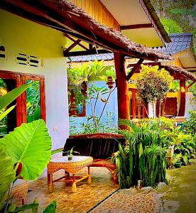 Sumatra Orangutan Discovery Villa