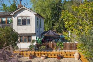 Sampford Hideaway Retreat