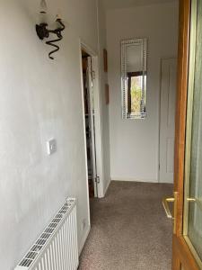 Kingfisher Cosy Lakeside Lodge