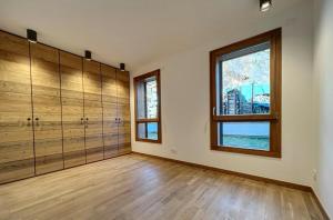 New, Mountain View, Terrace 26m, 8 People