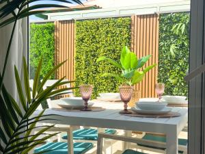 Oasis Beach Home II - Your Private Retreat with Jacuzzi