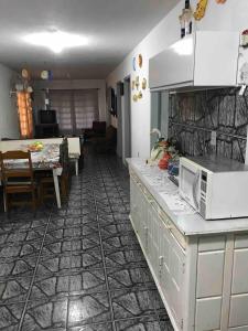 Casa com 5 quartos a 300m da praia em Penha-SC