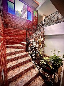 Wow Epic River-view Fam crib