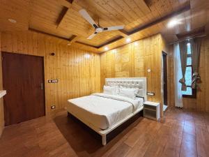 Wood Luxury Hotels Kasauli
