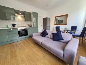 3 Bed - Maisonette - Albert Road