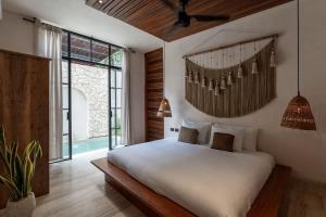 Bohemian 2BR Boutique Condo in Trendy La Veleta