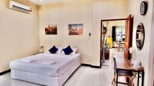 Phra Singh 64 Old City Center Stay