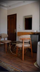 Three pyramids view & jacuzzi