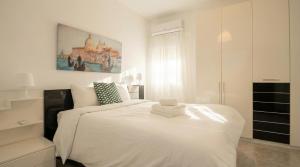 3 bedroom apartment in the heart of Triana