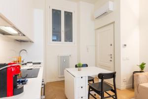 Elegant Duplex with Modern Design in Central Milan