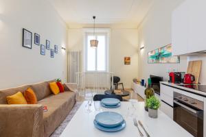 Elegant Duplex with Modern Design in Central Milan