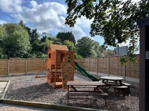 The3Squirrels Inn 8 bedrooms 10 bed