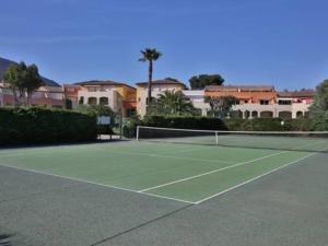 Appartement 3 pièces avec climatisation dans résidence avec piscines et tennis - FR-1-100-364