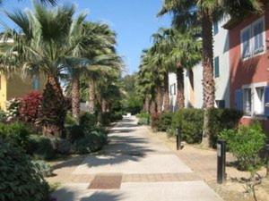 Appartement 3 pièces avec climatisation dans résidence avec piscines et tennis - FR-1-100-364