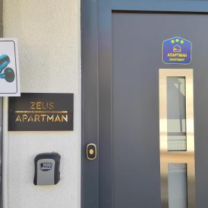 Zeus Apartment
