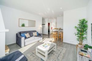 Beachfront Flat & Panoramic Sea View by HostWise