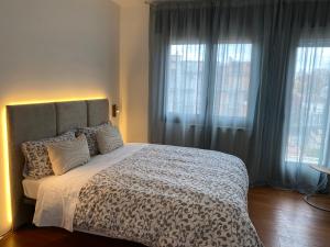 Attic Mestre Station no elevator