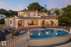 Villa Gaviota by Abahana Villas