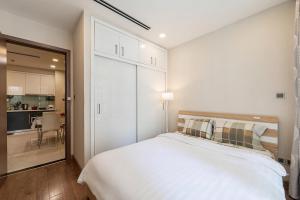 Home by the park and river