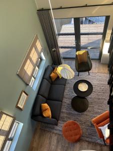 Northern Lights Above - Skylight Views From Bed