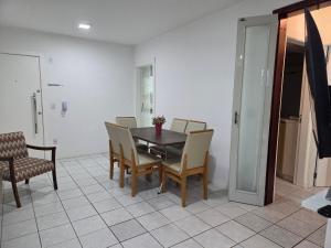 Apartamento quadra mar Meia Praia