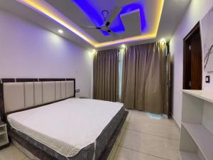 Evergreen Heights - Balcony - Rooftop - Family Groups