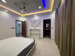 Evergreen Heights - Balcony - Rooftop - Family Groups