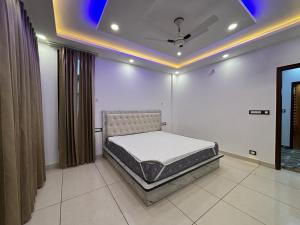 Evergreen Heights - Balcony - Rooftop - Family Groups