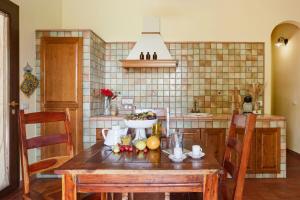 Country House With Pool Among Noto Citrus Groves