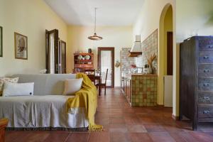 Country House With Pool Among Noto Citrus Groves