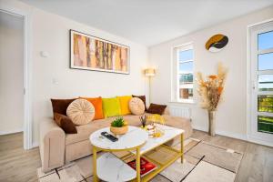 Dote Haven Stylish 2 Bed Apartment - Free Parking and Free High Speed WIFI