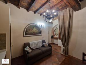 Florentine Apt Pontevecchio by Florence Sweet Homes
